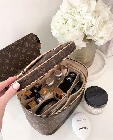 vuitton trousse 26|Louis Vuitton Cosmetic Bags .